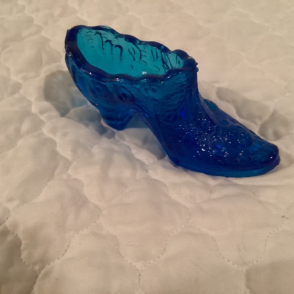 VINTAGE BLUE GLASS SHOE DECORATION BY KANAWHA GLASS COMPANY - Picture 2 of 9